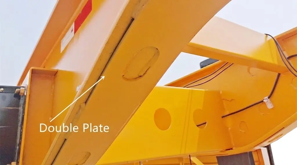 Reinforced gooseneck of Kales 40ft container chassis featuring double-layer steel plate structure.